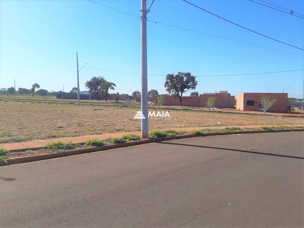 Terreno/Área à venda no Parque das Laranjeiras: 