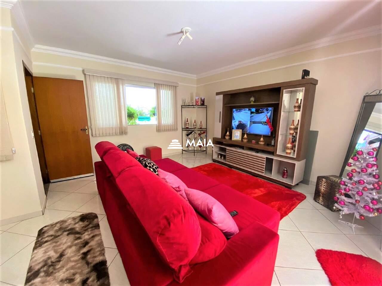 Casa à venda no bairro Jardim Esplanada.