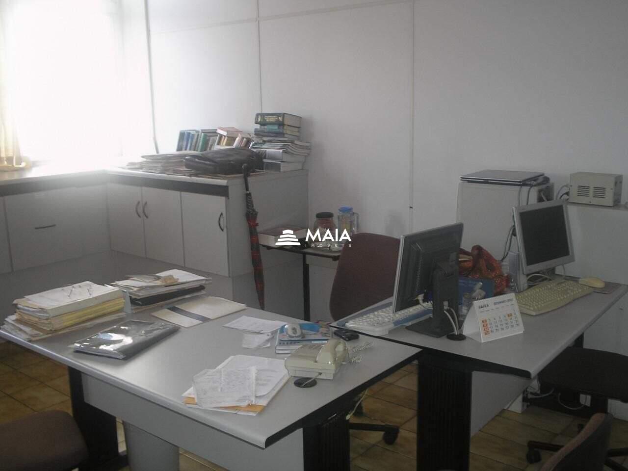 Comercial à venda no Mercês: 