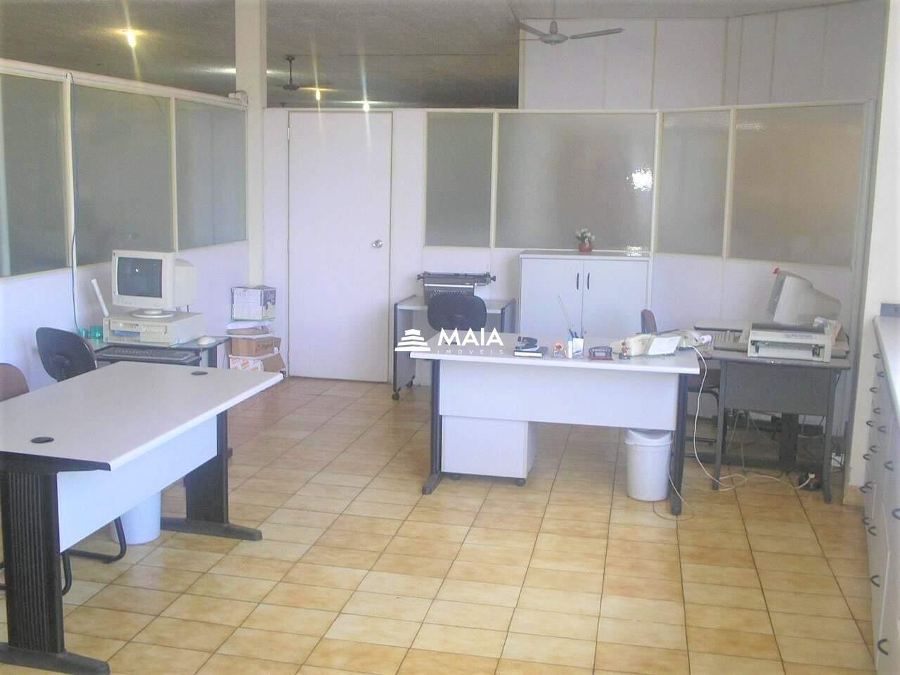 Comercial à venda no Mercês: 