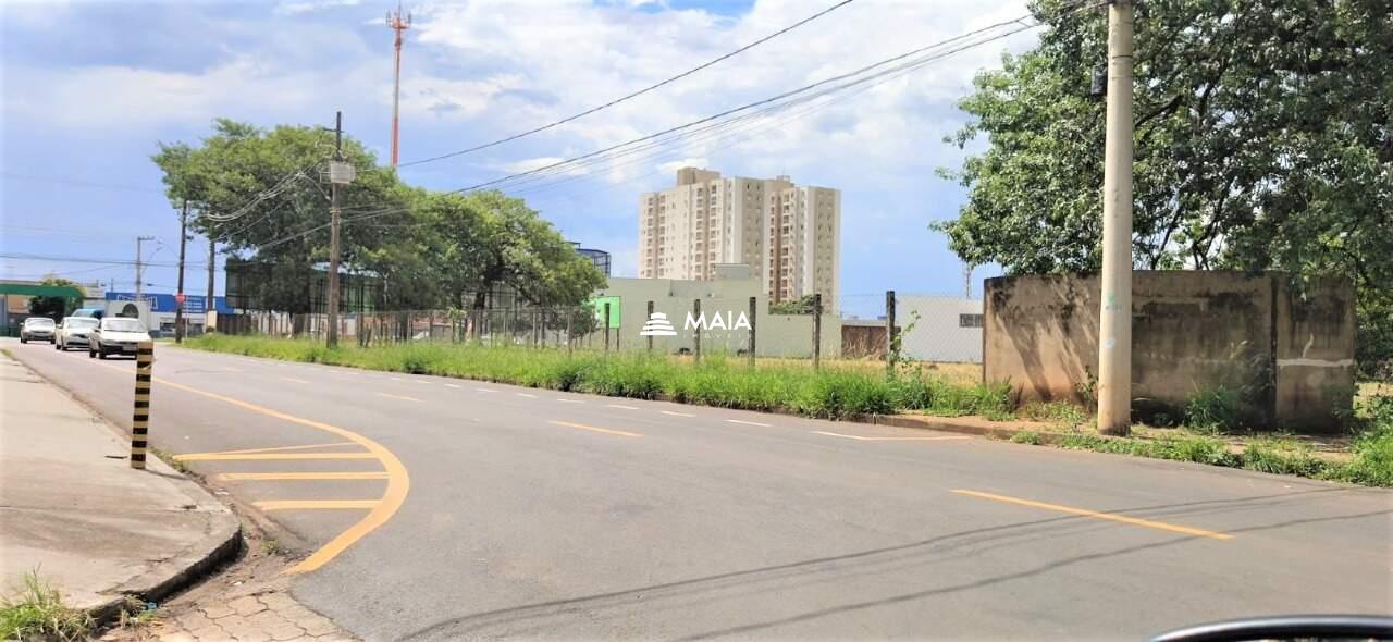 Terreno/Área à venda no Santa Maria: 