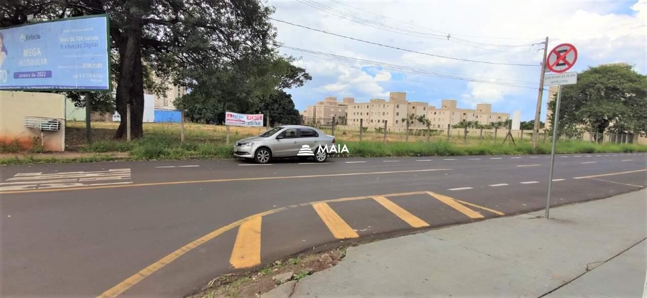 Terreno/Área à venda no Santa Maria: 