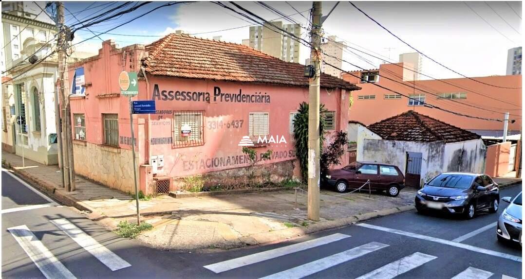 Casa à venda no Centro: 