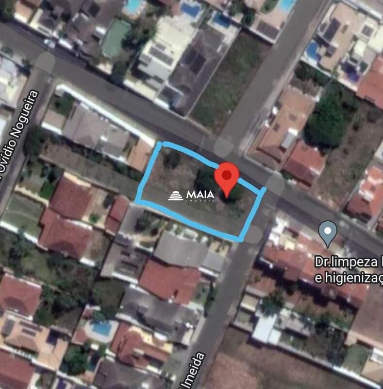 Terreno/Área à venda no Parque do Mirante: 