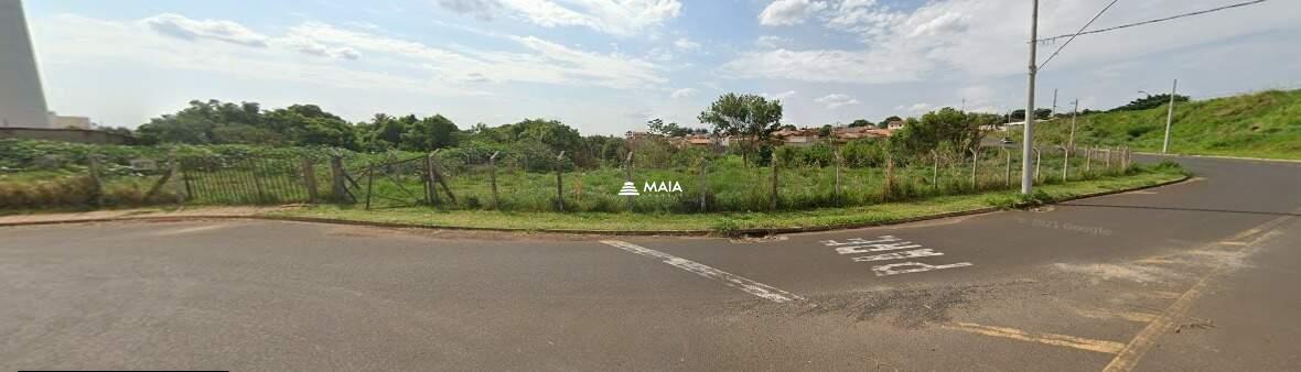 Terreno/Área à venda no Jardim do Lago: 