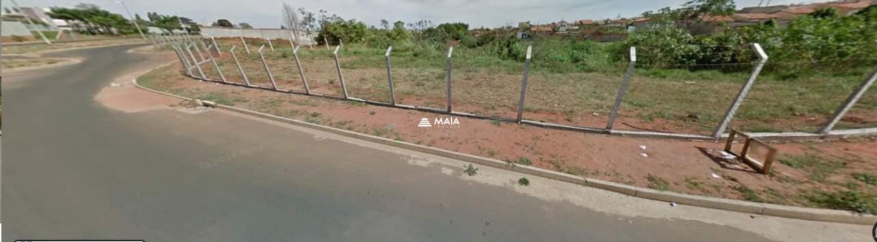 Terreno/Área à venda no Jardim do Lago: 