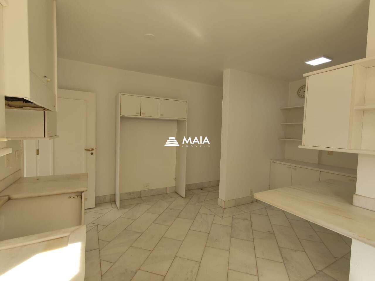 Apartamento à venda no Mercês: 