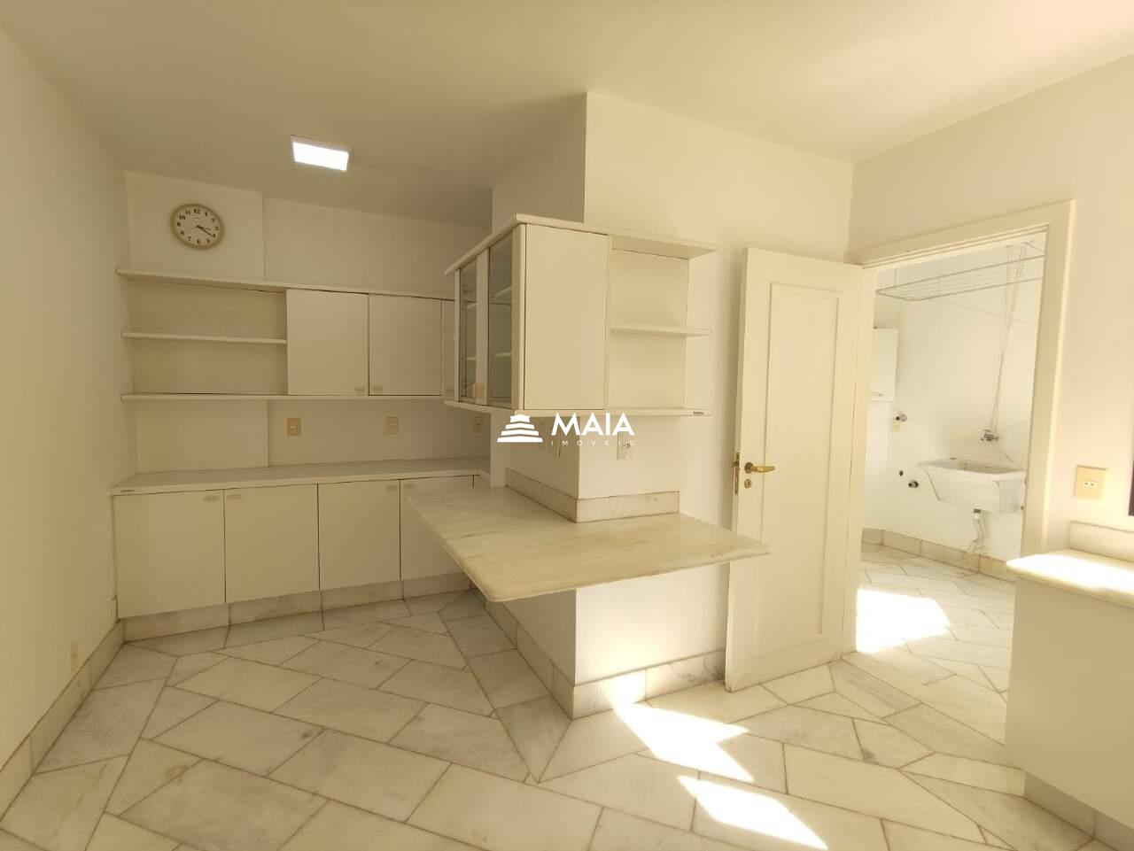 Apartamento à venda no Mercês: 