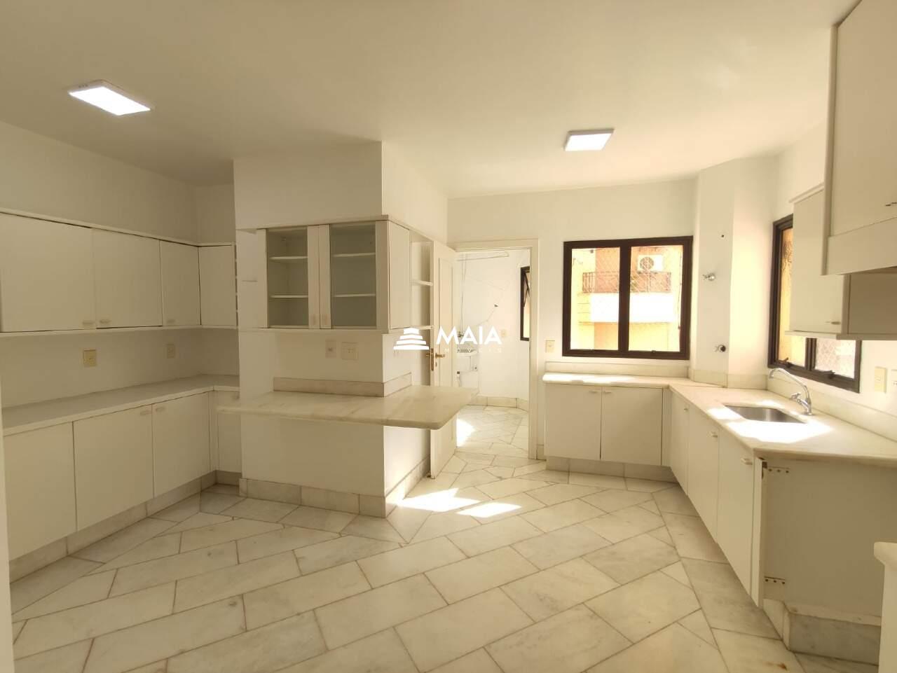 Apartamento à venda no Mercês: 