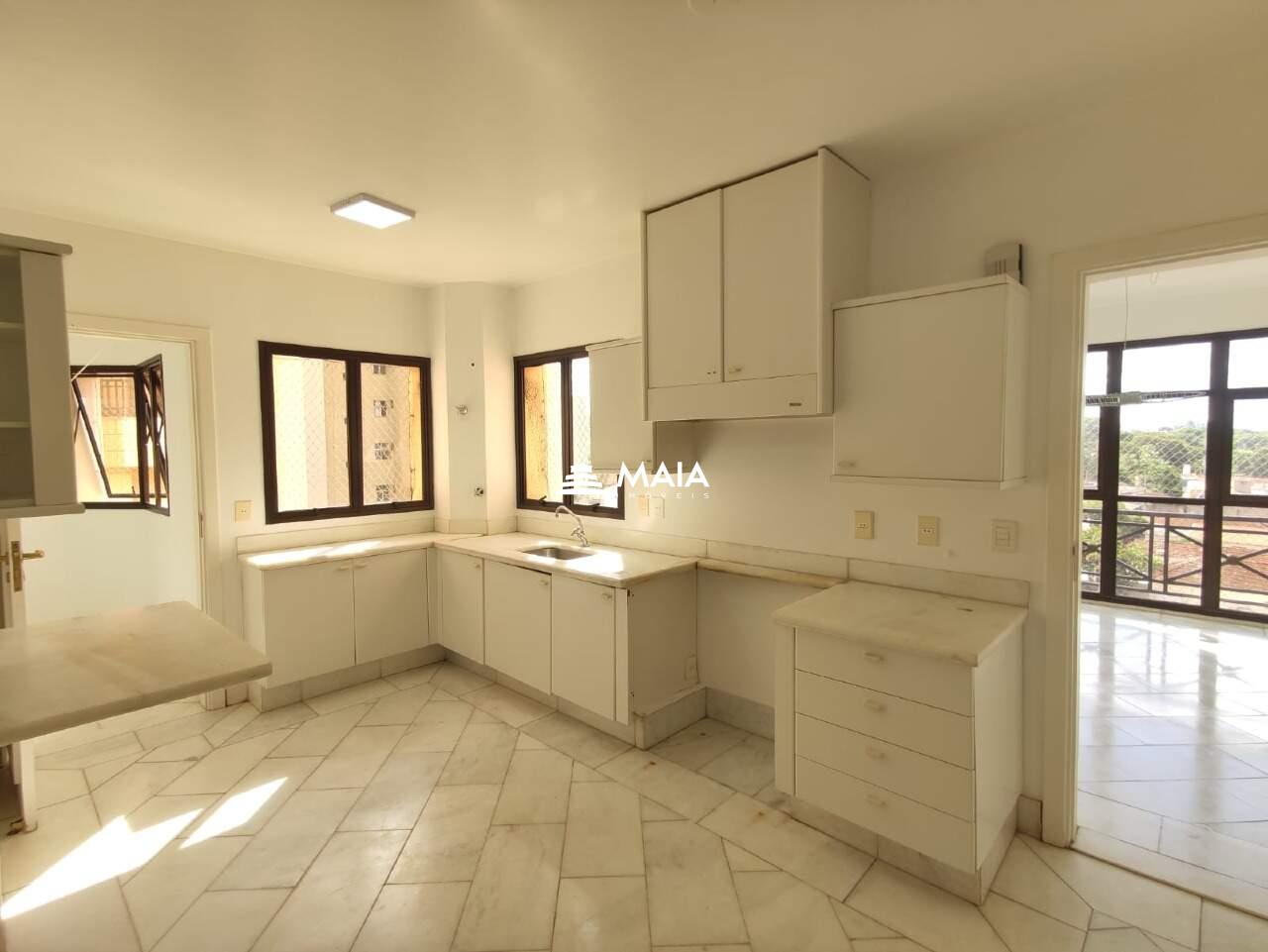 Apartamento à venda no Mercês: 