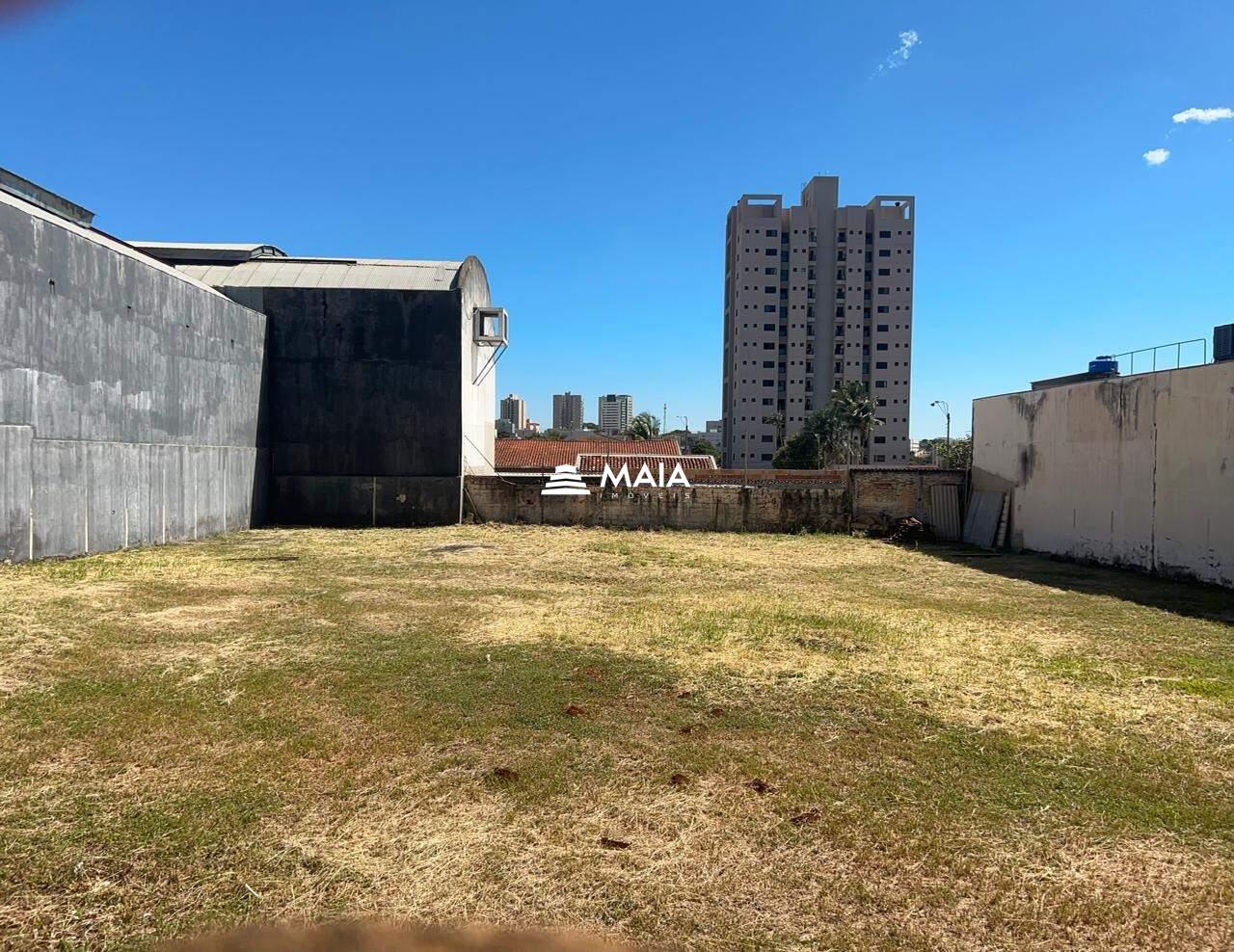 Terreno/Área à venda no Santa Maria: 