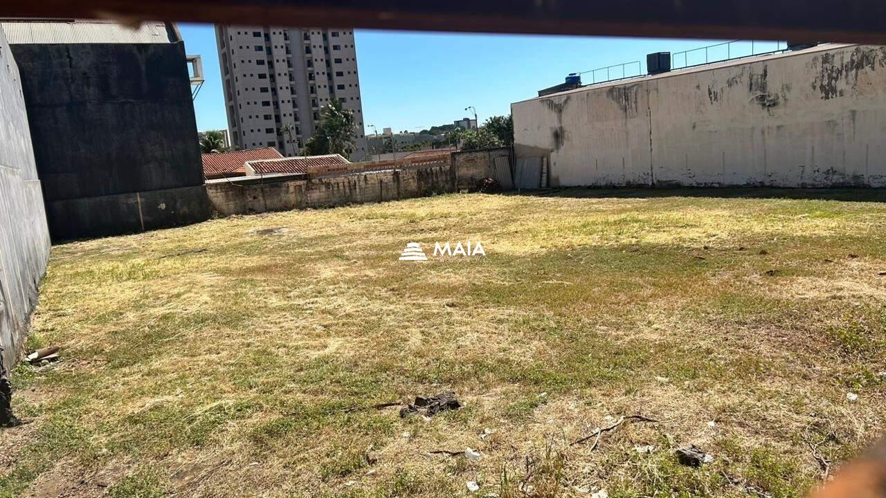 Terreno/Área à venda no Santa Maria: 