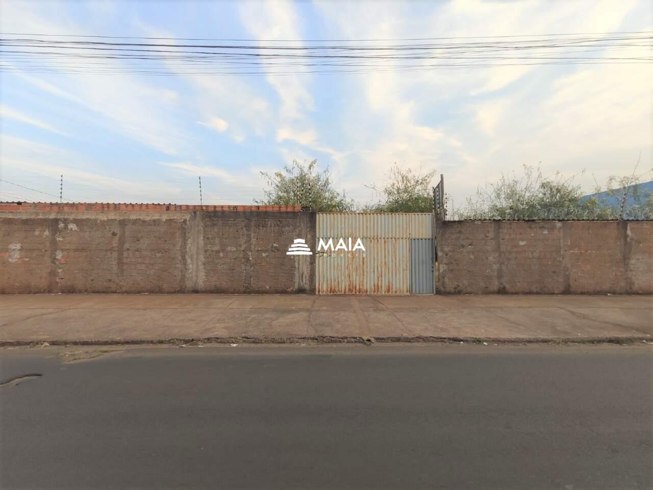 Terreno/Área à venda no Manoel Mendes: 