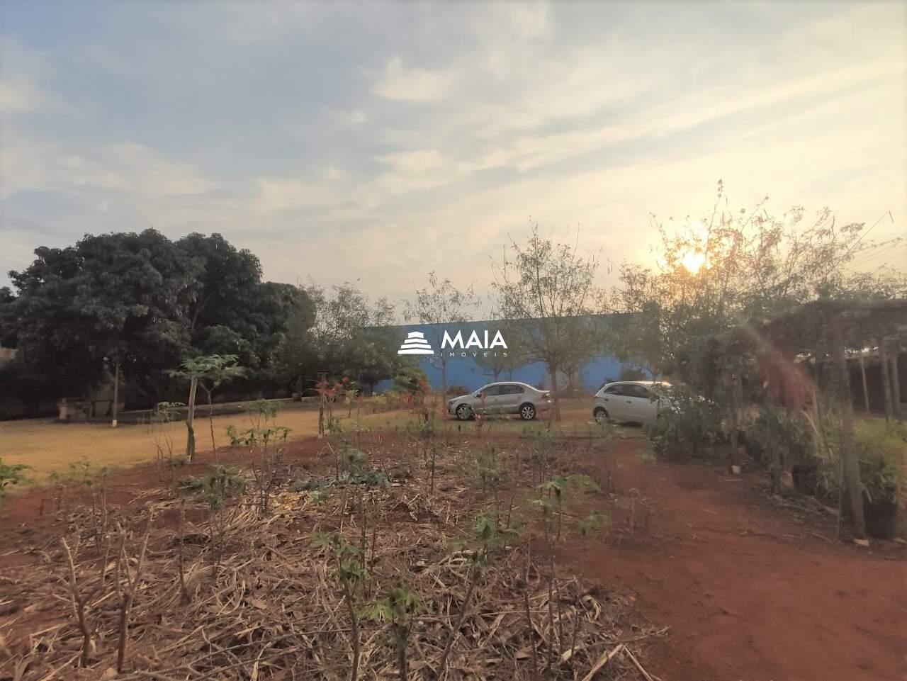 Terreno/Área à venda no Manoel Mendes: 