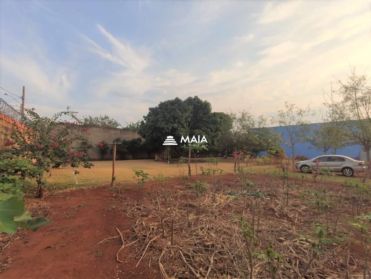 Terreno/Área à venda no Manoel Mendes: 