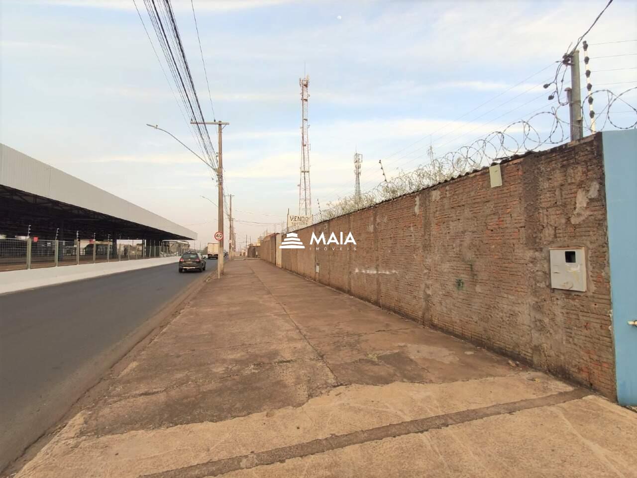 Terreno/Área à venda no Manoel Mendes: 