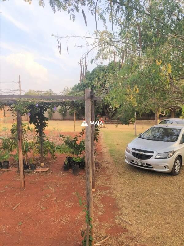 Terreno/Área à venda no Manoel Mendes: 