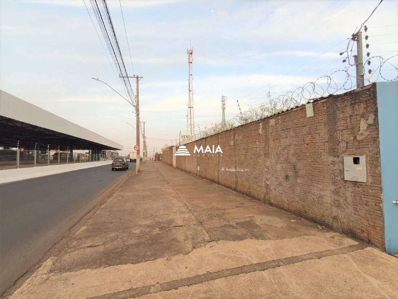 Terreno/Área à venda no Manoel Mendes: 