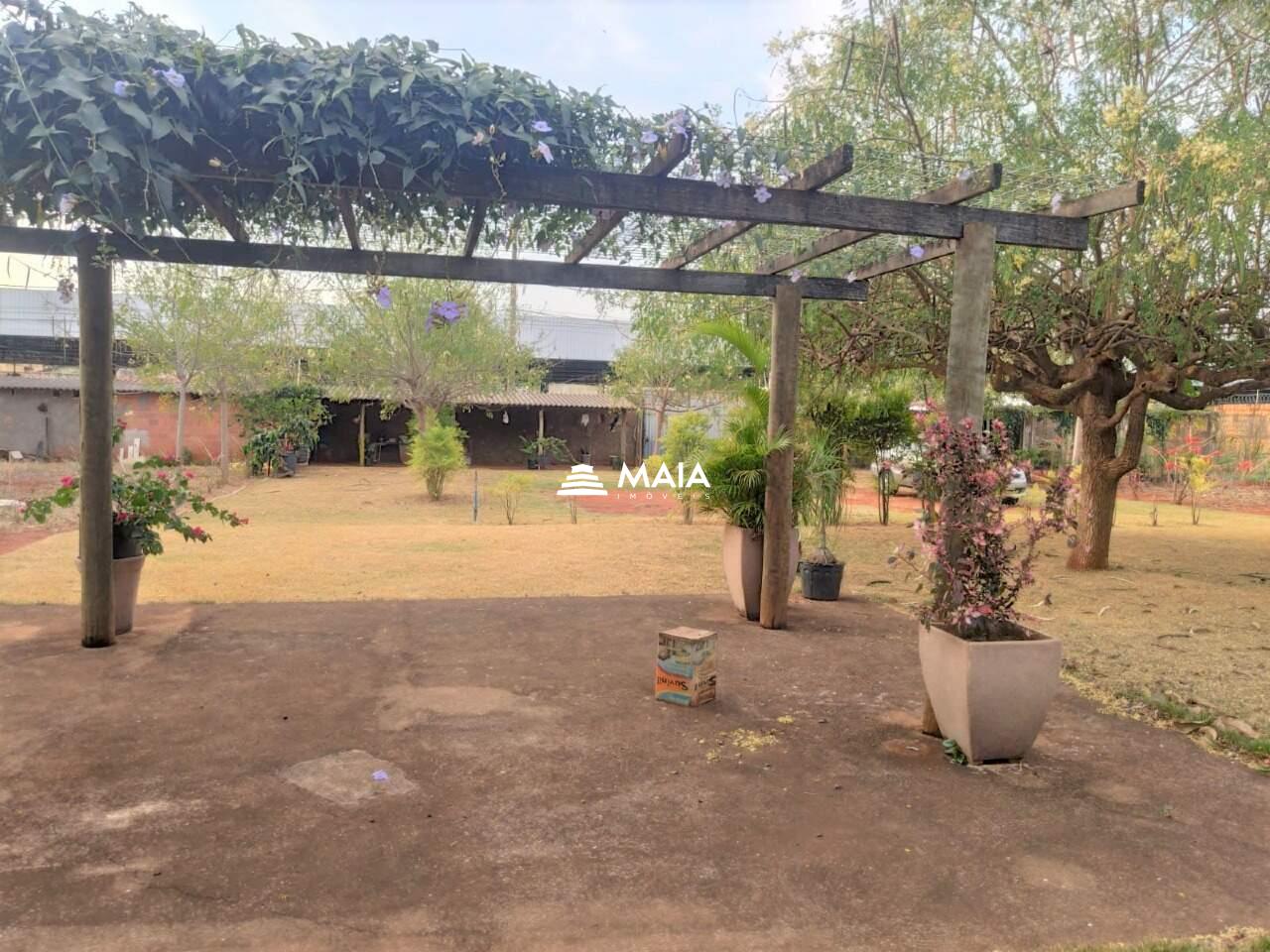 Terreno/Área à venda no Manoel Mendes: 