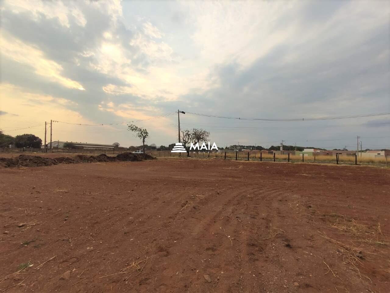 Terreno/Área à venda no Jardim Santa Clara: 