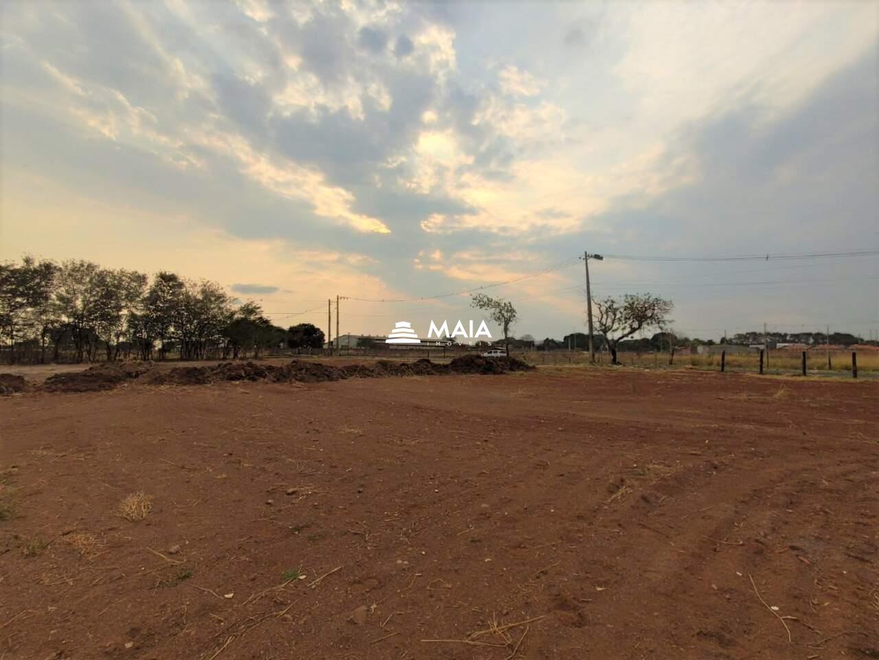 Terreno/Área à venda no Jardim Santa Clara: 