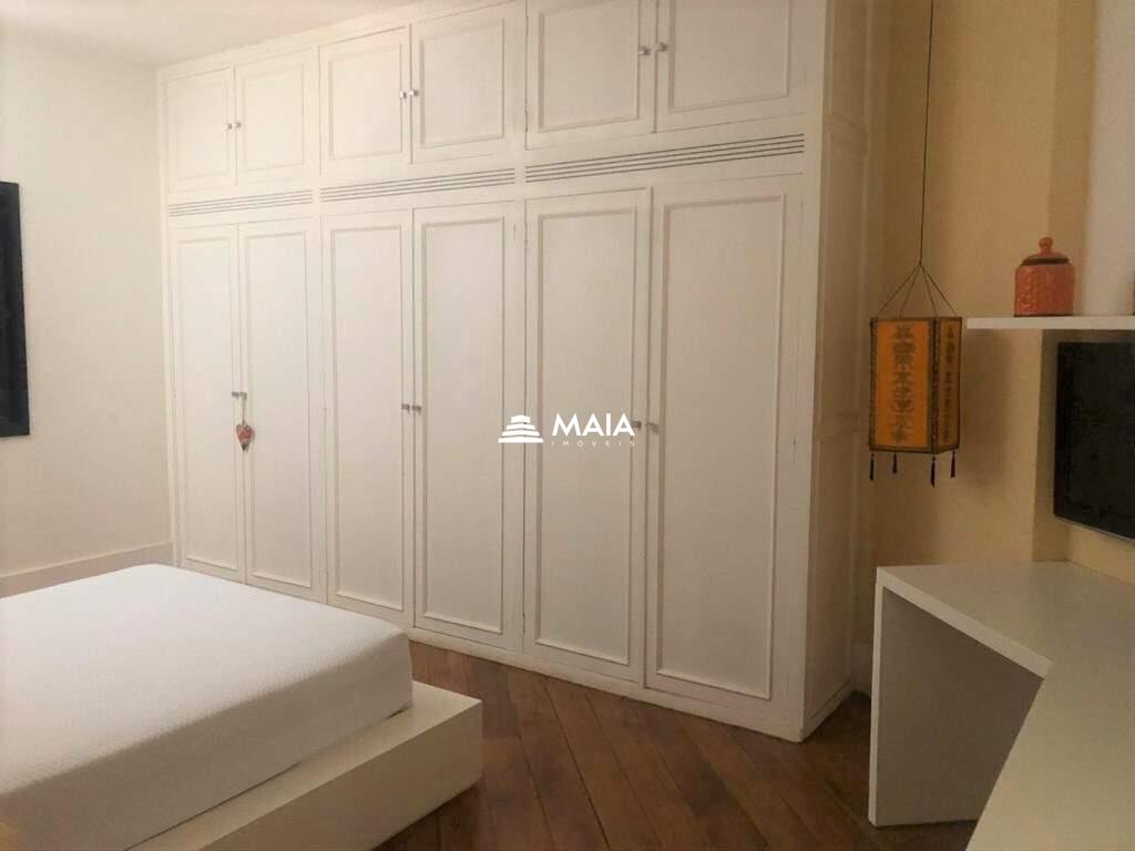 Apartamento à venda no Mercês: 