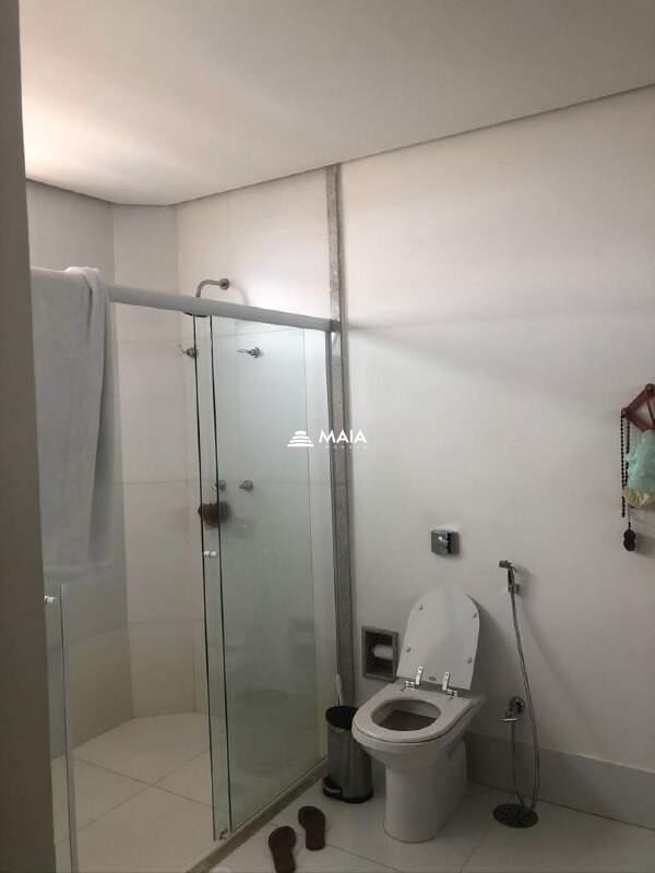 Apartamento à venda no Mercês: 