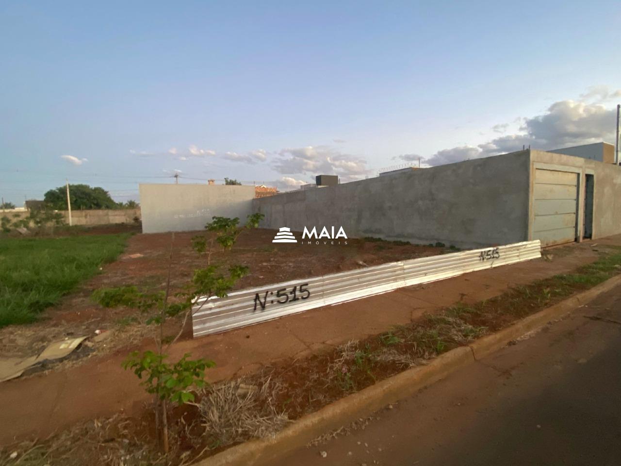 Terreno/Área à venda no Parque das Laranjeiras: 