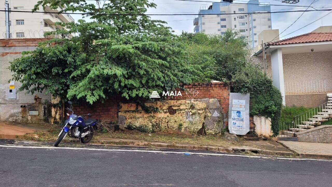 Terreno/Área à venda no Fabrício: 