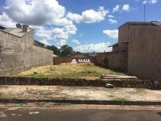 Terreno/Área à venda no Jardim Nenê Gomes: 