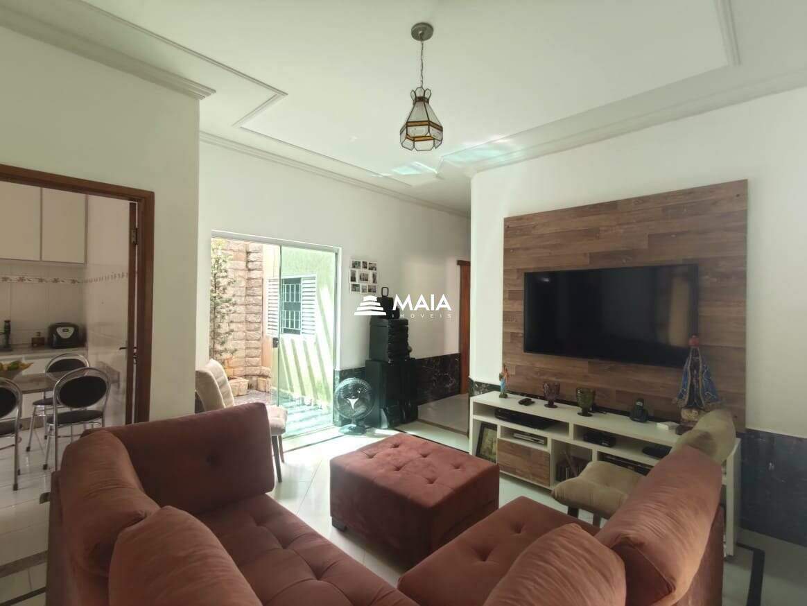 Casa à venda no bairro Oneida Mendes