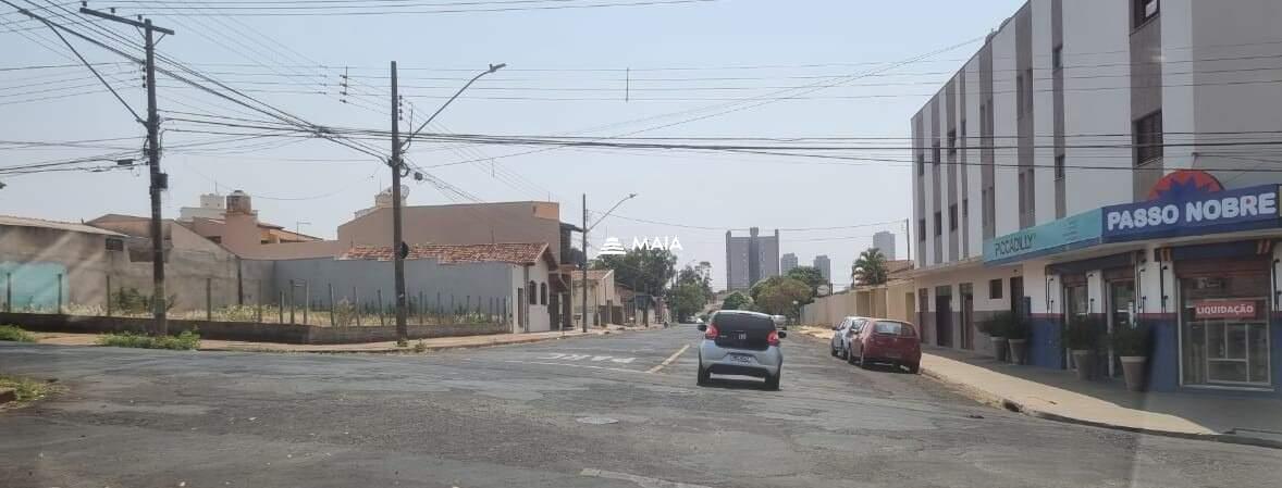 Terreno/Área à venda no Santa Maria: 