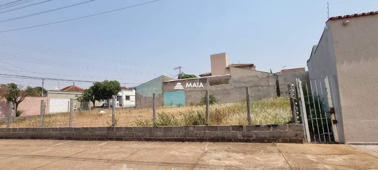 Terreno/Área à venda no Santa Maria: 