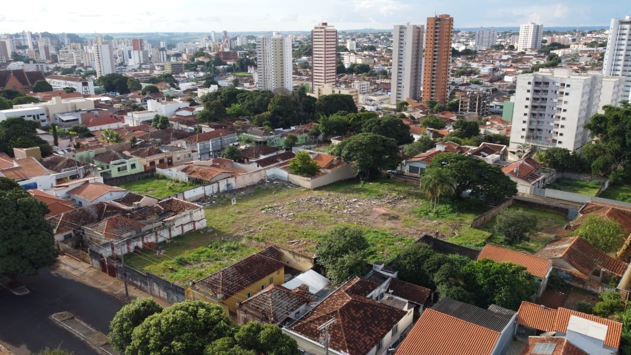 Terreno/Área à venda no Nossa Senhora da Abadia: 