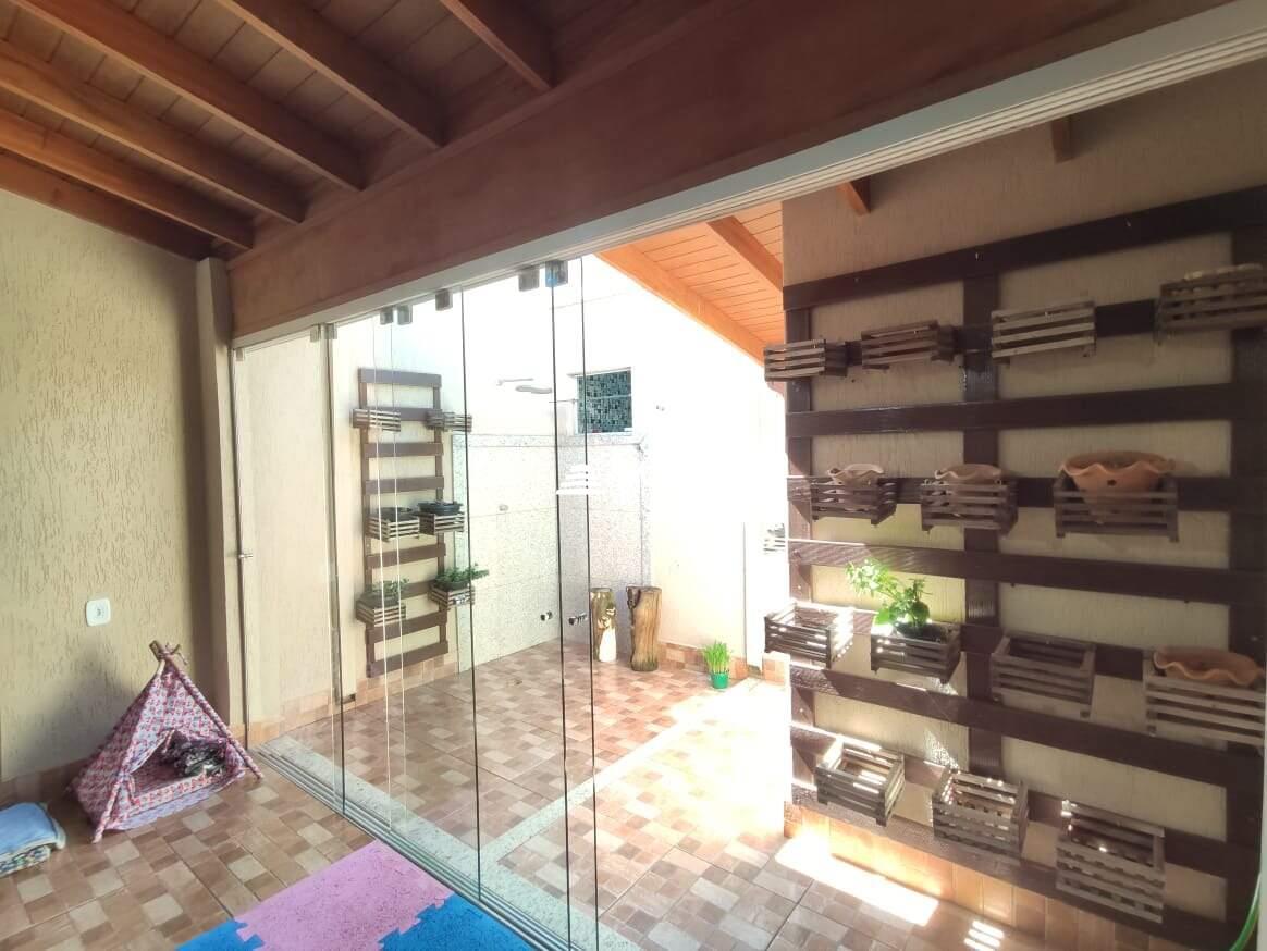 Casa à venda no Jardim Elza Amuí IV: 