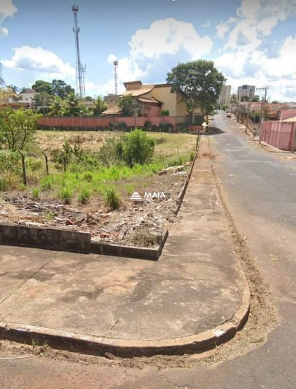 Terreno/Área à venda no Santa Maria: 