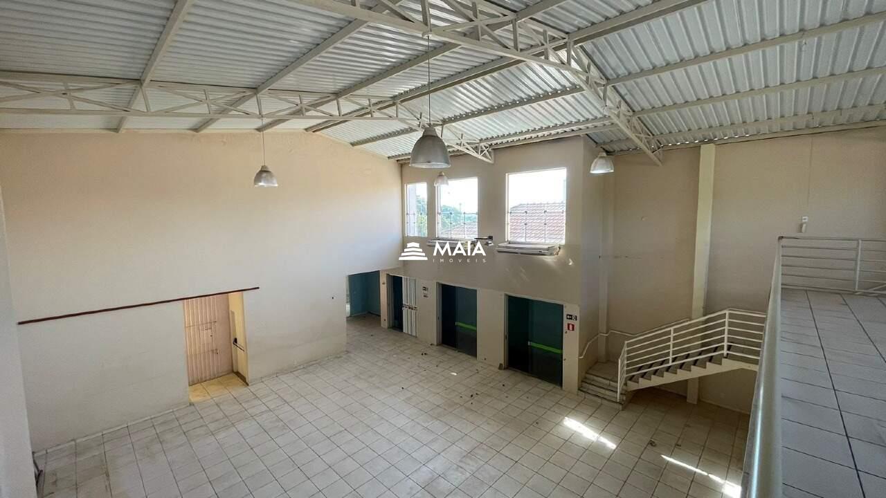 Galpão à venda no Mercês: 