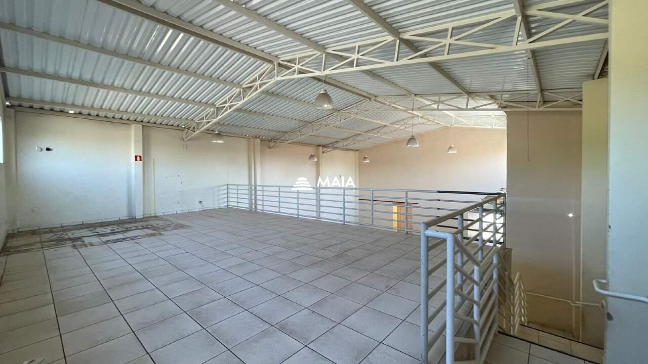 Galpão à venda no Mercês: 