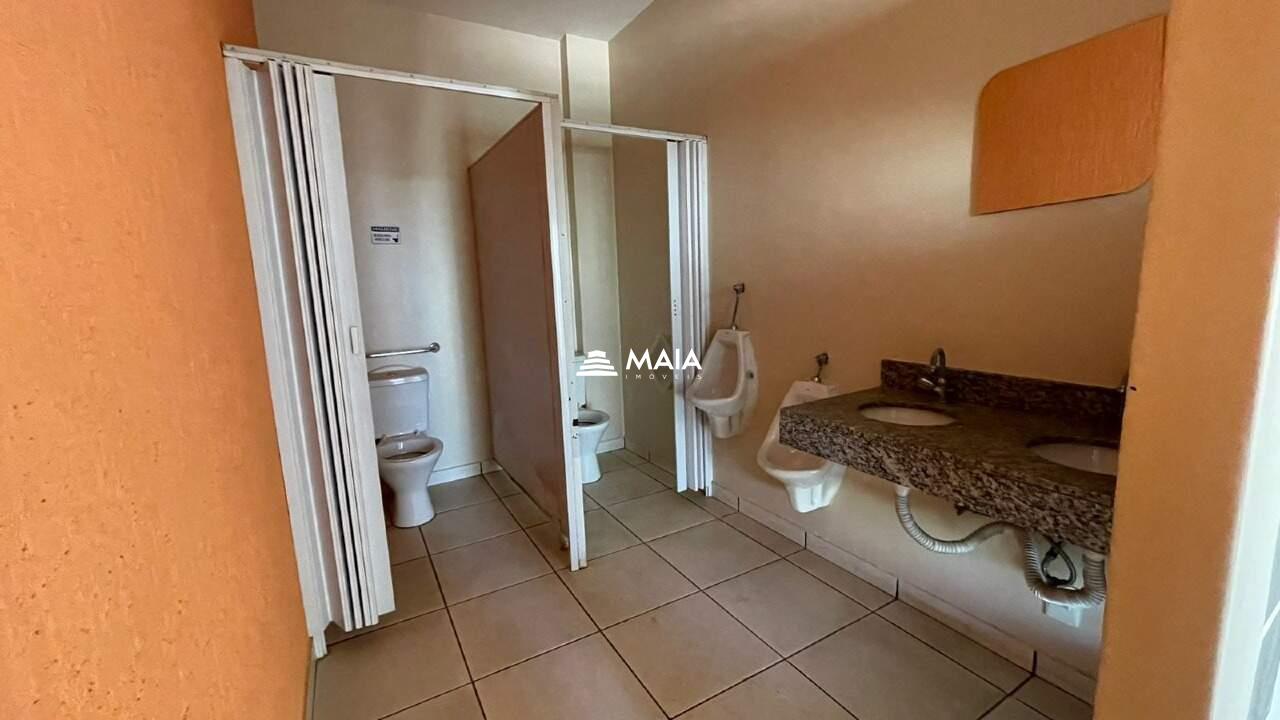 Galpão à venda no Mercês: 