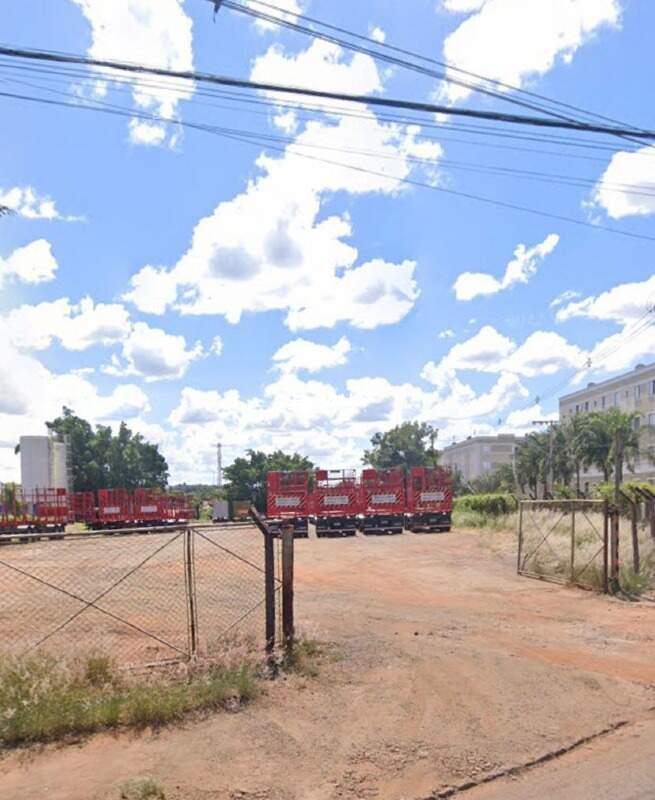 Terreno/Área para aluguel no Pontal: 