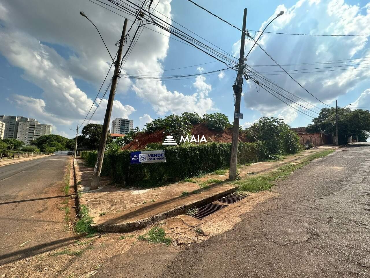 Terreno à venda no bairro Santa Maria