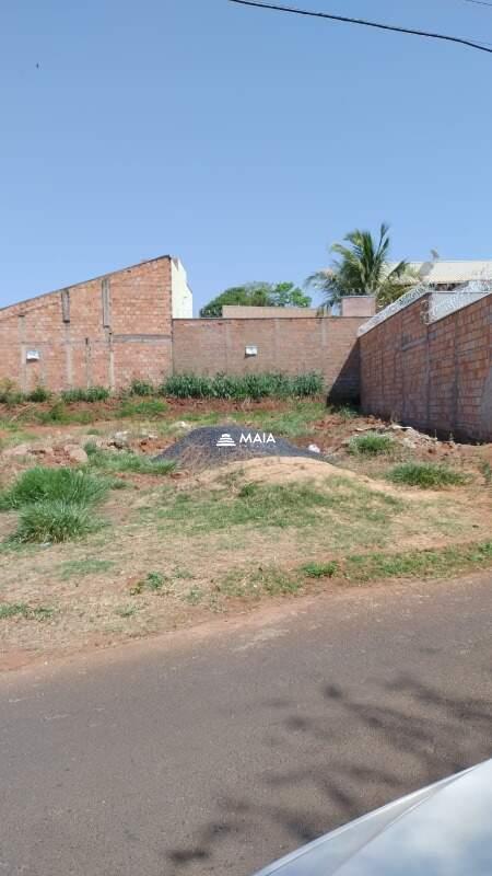 Terreno/Área à venda no Jardim Maracanã: 