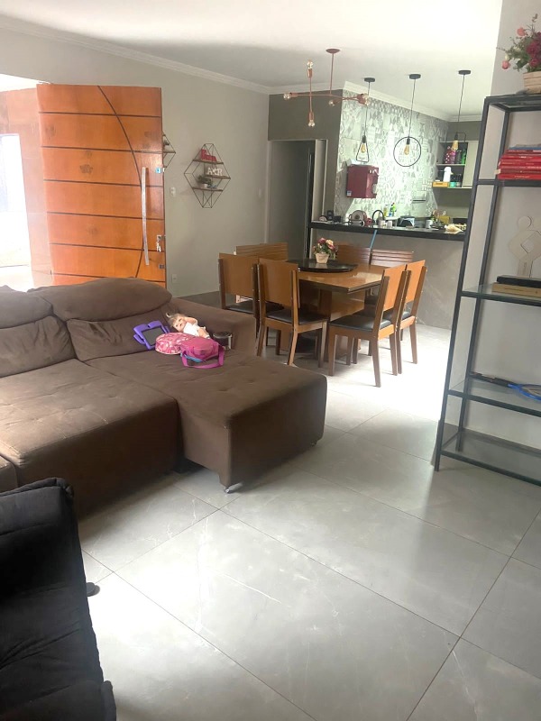 Casa à venda no Fabrício: 