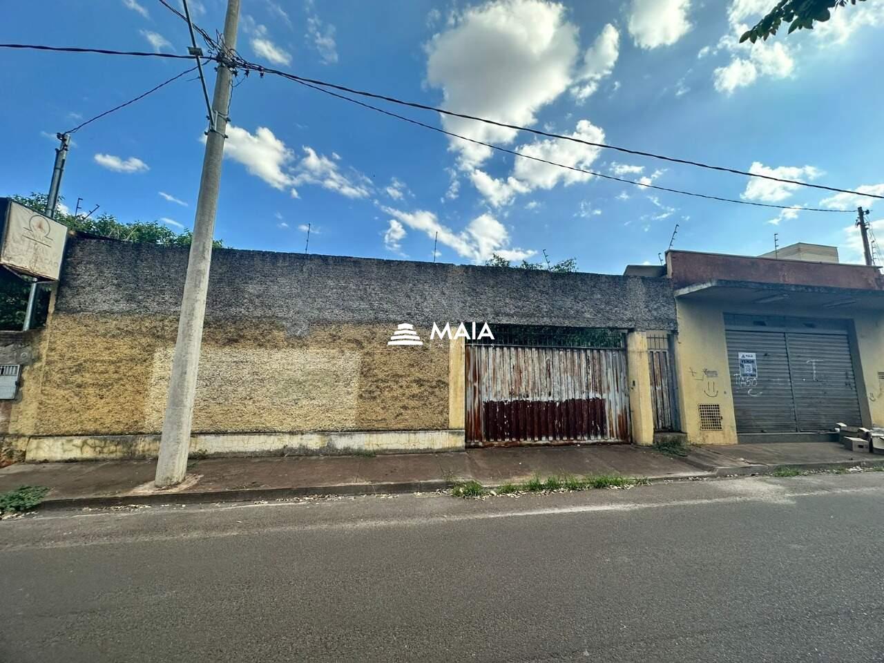 Terreno/Área à venda no Nossa Senhora da Abadia: 