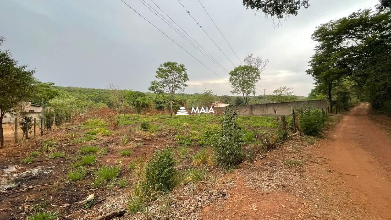 Terreno/Área à venda no Recanto das Flores: 