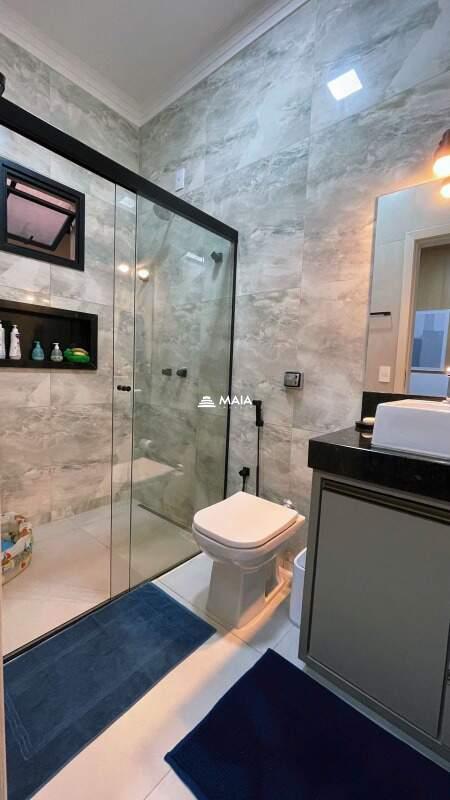 Casa de Condomínio à venda no Estância dos Ipês: 