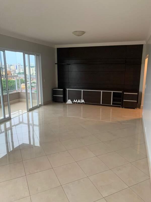 Apartamento à venda no Mercês: 