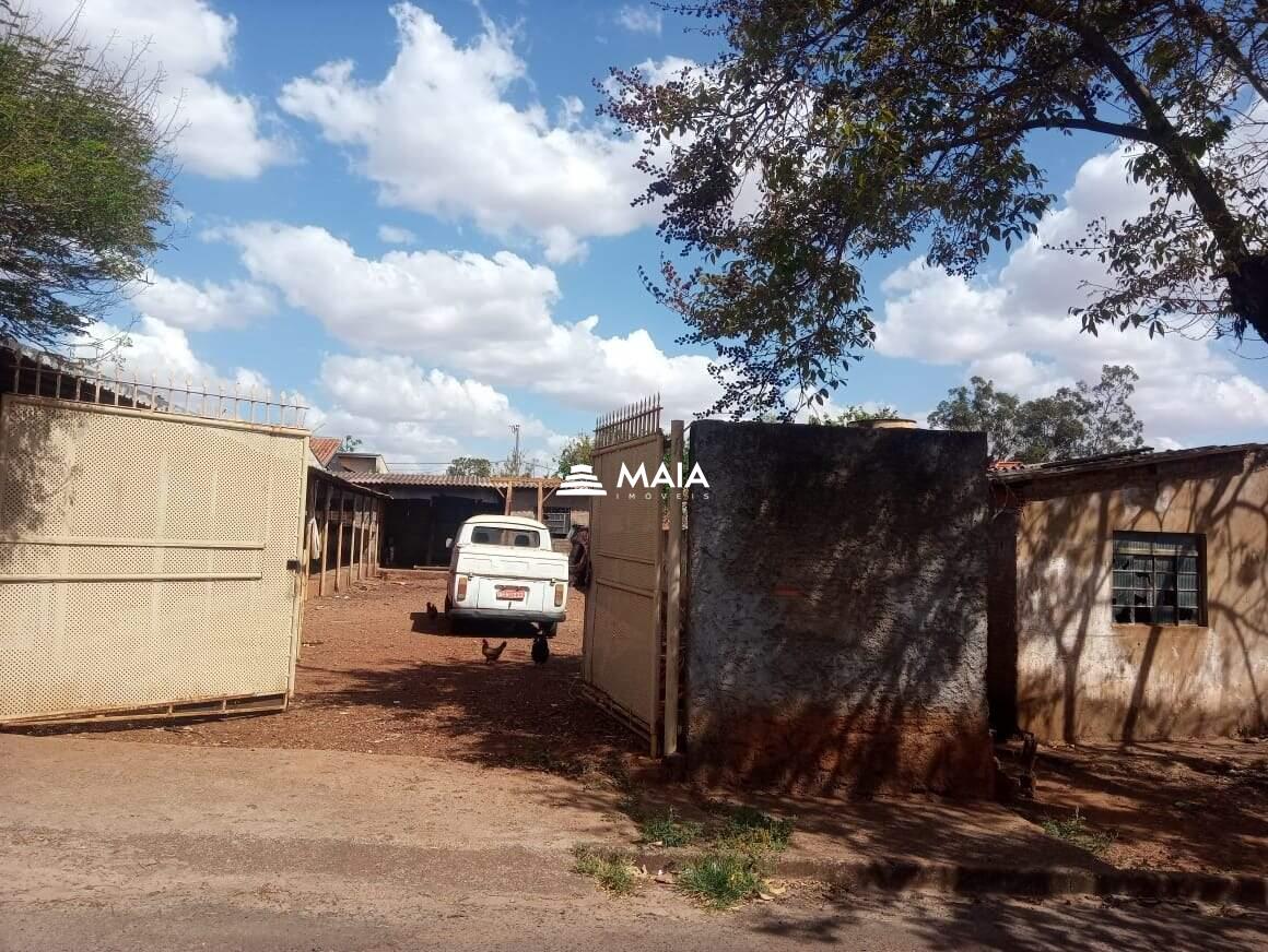 Terreno/Área à venda no Jardim Uberaba: 