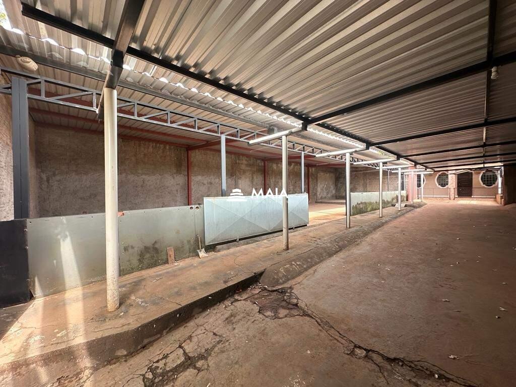 Comercial à venda no Parque das Américas: 