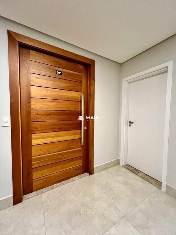 Apartamento à venda no Mercês: 